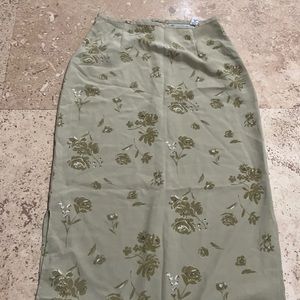 Sage floral retro old navy midi skirt